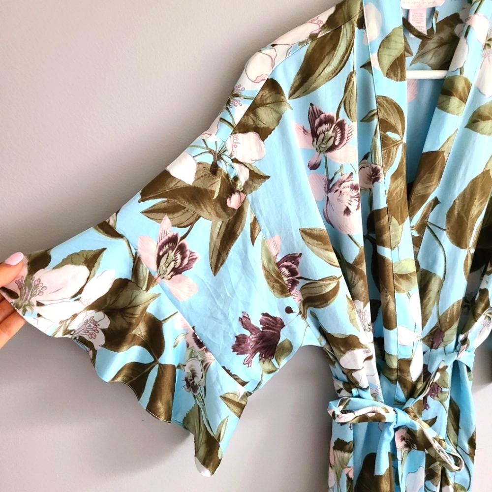 Victoria's Secret Botanical Robe - Picture 2 of 4